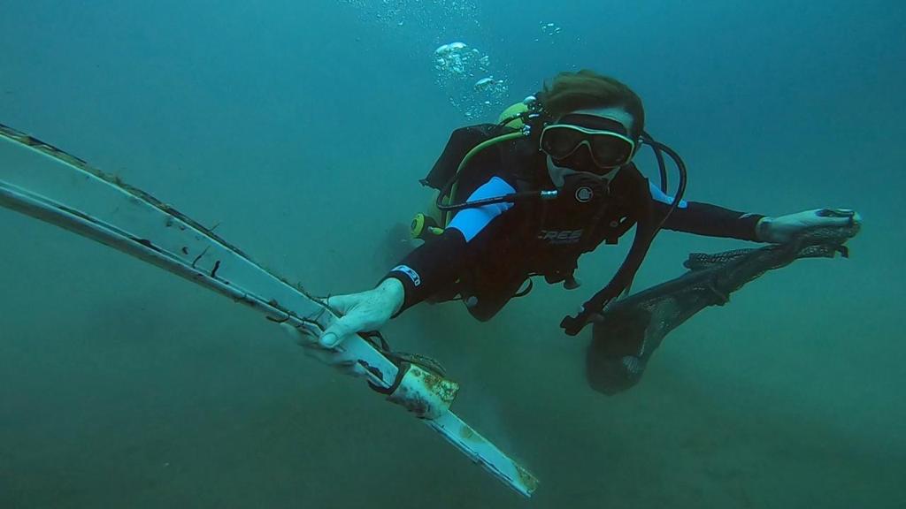 Limpieza del fondo marino de la Bahía de Cabo San Lucas