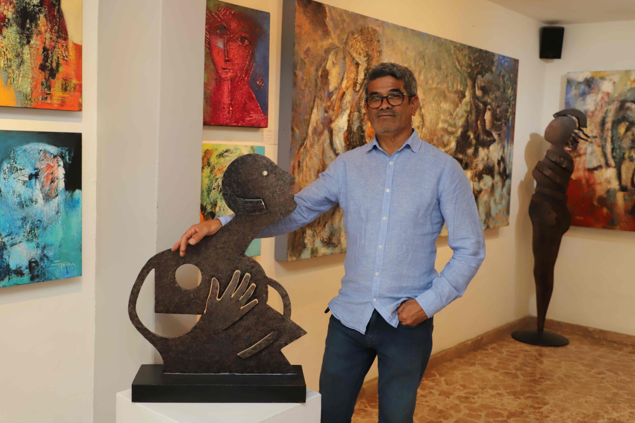 El arte en Los Cabos, entrevista con Hector Estrada, pintor