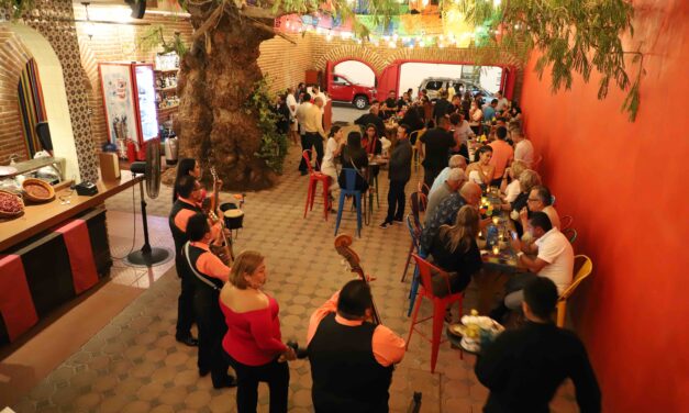 Los Tres Gallos, Restaurante auténtica cocina artesanal mexicana.