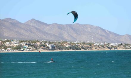 Te gusta el kitesurf, visita La Ventana y El Sargento.