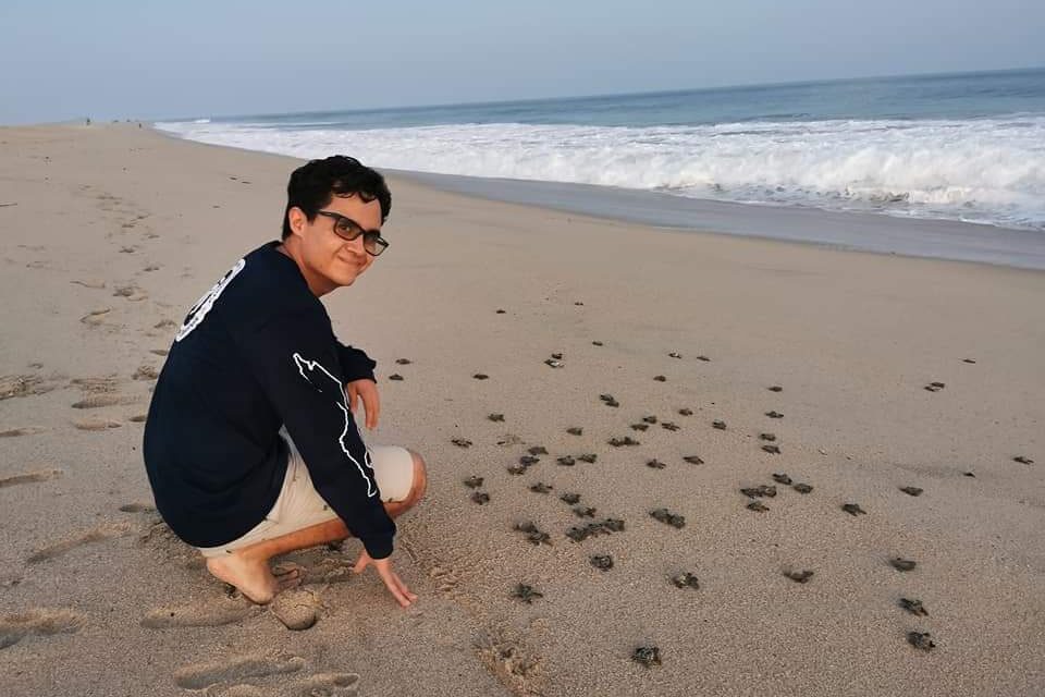 Biólogo de la Red para Protección de la Tortuga Marina en Los Cabos, seleccionado por la Sea Turtle Conservancy para participar en programa a nivel mundial para la conservación de la tortuga laúd.