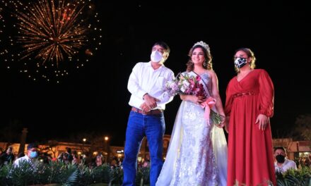 Coronan a Mariel Dailenny Álvarez Castillo, reina de las Fiestas Tradicionales San José del Cabo 2022.