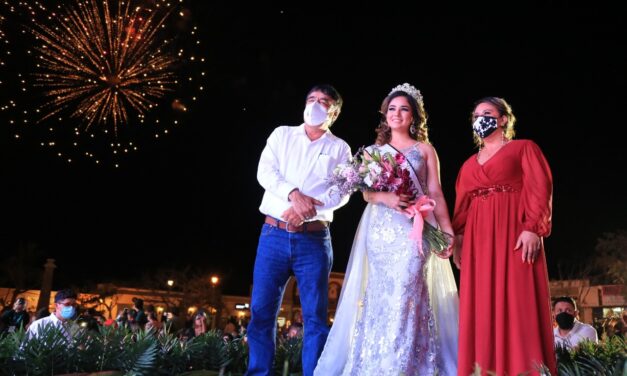 Coronan a Mariel Dailenny Álvarez Castillo, reina de las Fiestas Tradicionales San José del Cabo 2022.